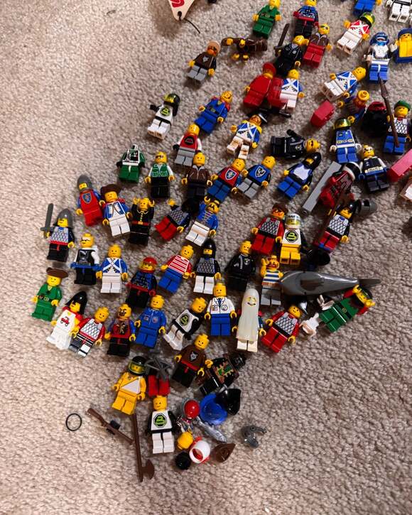 Vintage LEGO Collection Bulk Lot 80s/90s Minifigures, Pirates, Space, Castle etc - Picture 11 of 11